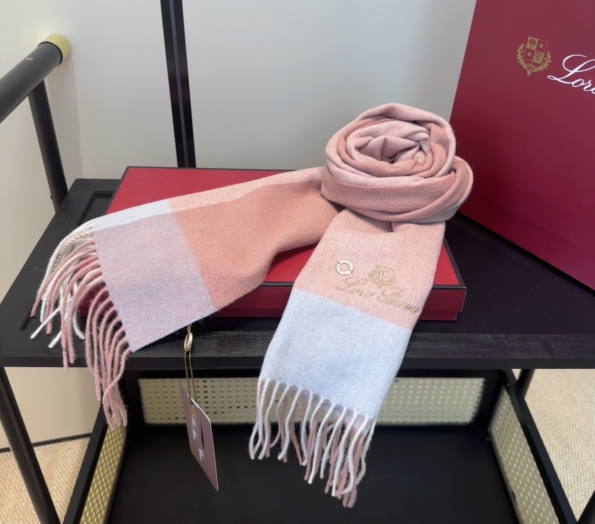🆕Loro Piana · 【贸易公司尾单,极品山羊绒围巾披肩】送人自留都太高大上了😍重磅上新,爆款爆款