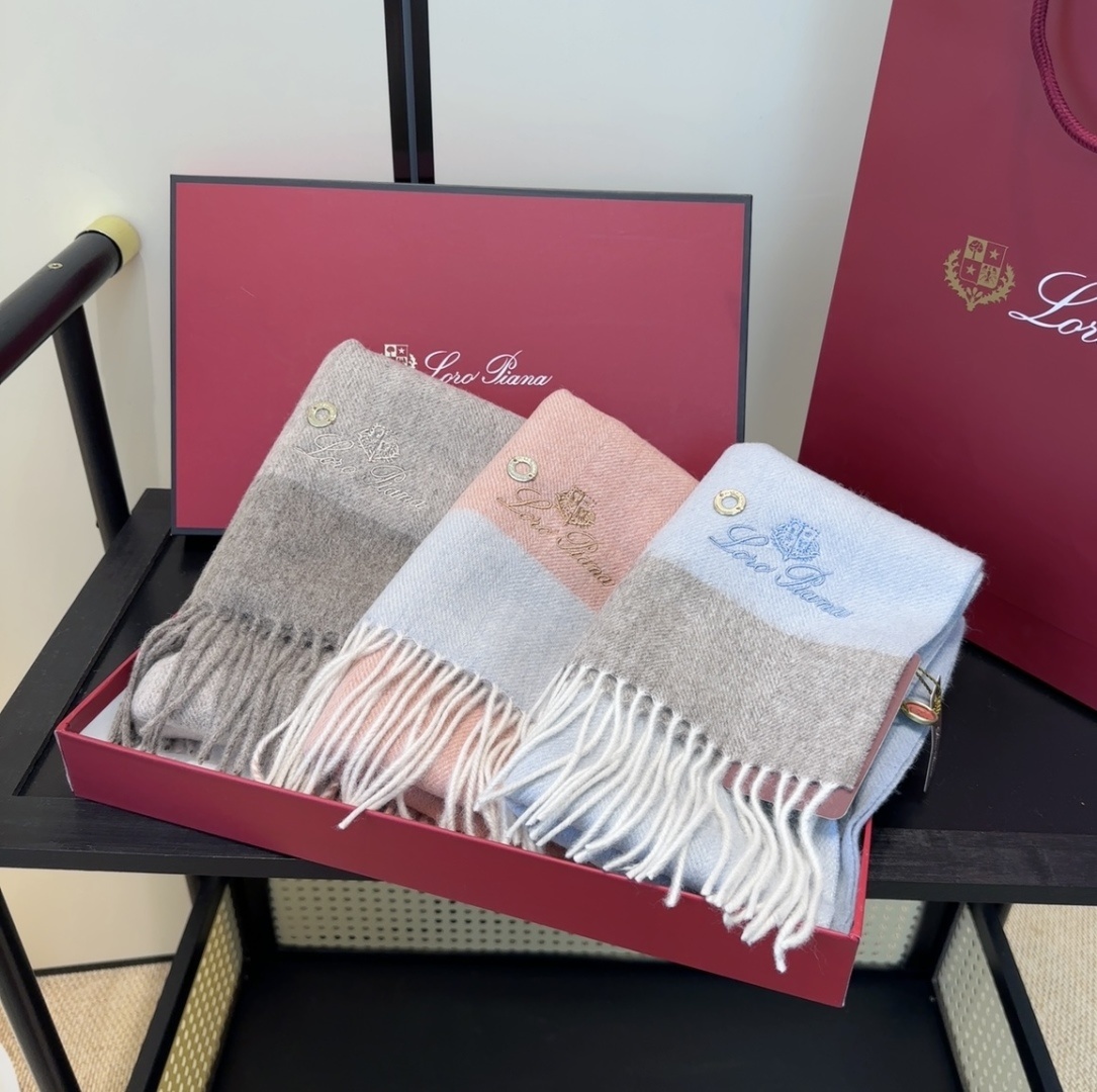 🆕Loro Piana · 【贸易公司尾单,极品山羊绒围巾披肩】送人自留都太高大上了😍重磅上新,爆款爆款