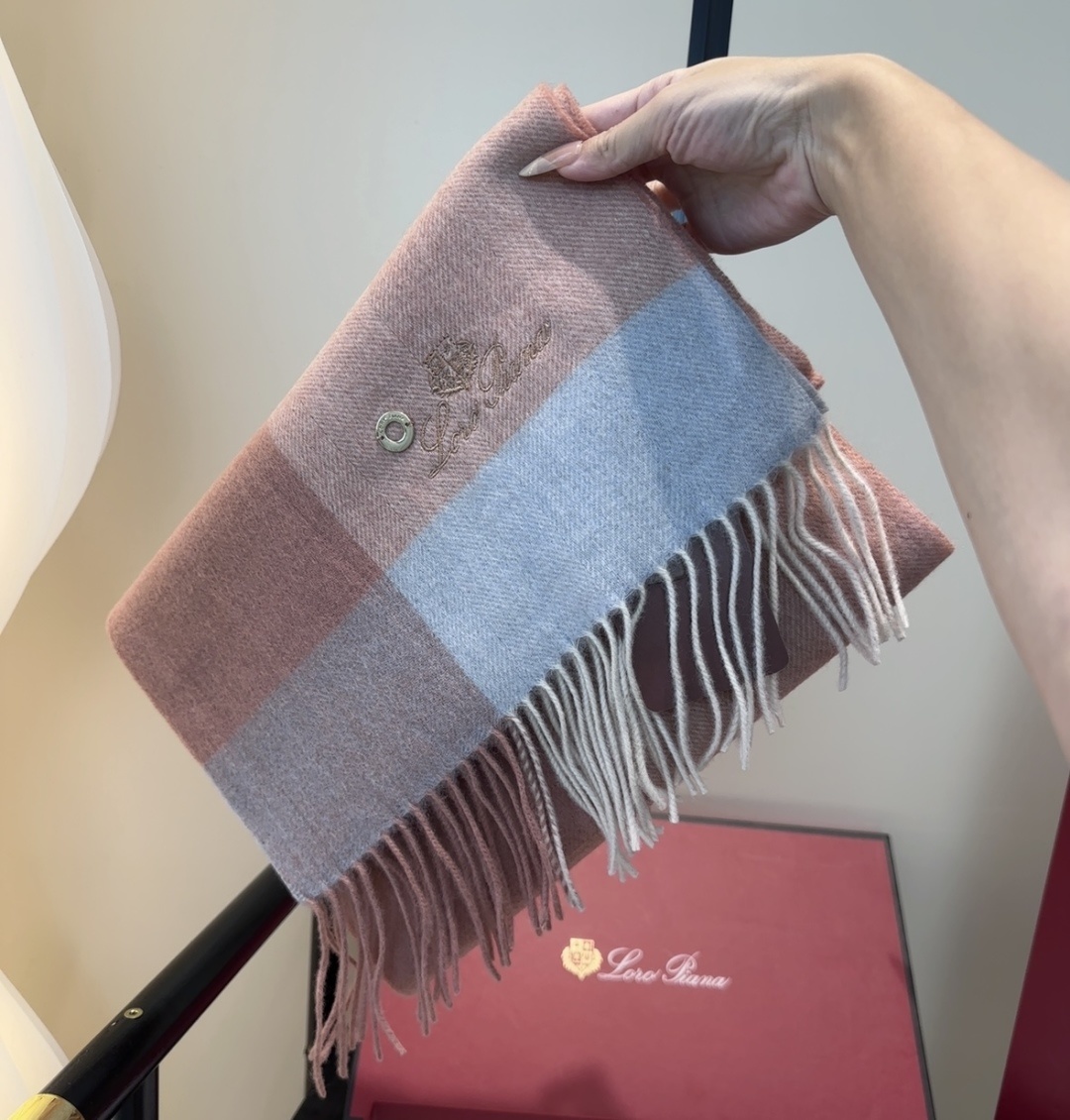 🆕Loro Piana · 【贸易公司尾单,极品山羊绒围巾披肩】送人自留都太高大上了😍重磅上新,爆款爆款