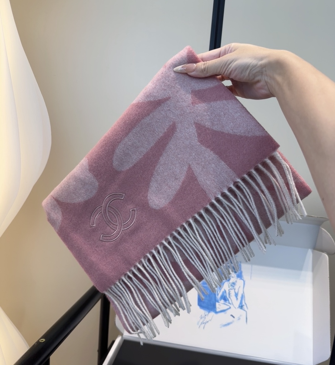 【▪Chanel · 香奈儿难得一见的温柔配色，超级迷恋❗️气质低调恬静又不失优雅❗️】重点推荐❗️高级