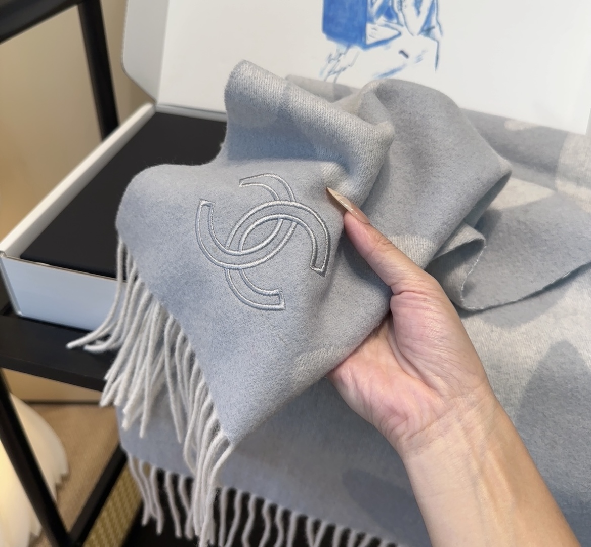 【▪Chanel · 香奈儿难得一见的温柔配色，超级迷恋❗️气质低调恬静又不失优雅❗️】重点推荐❗️高级