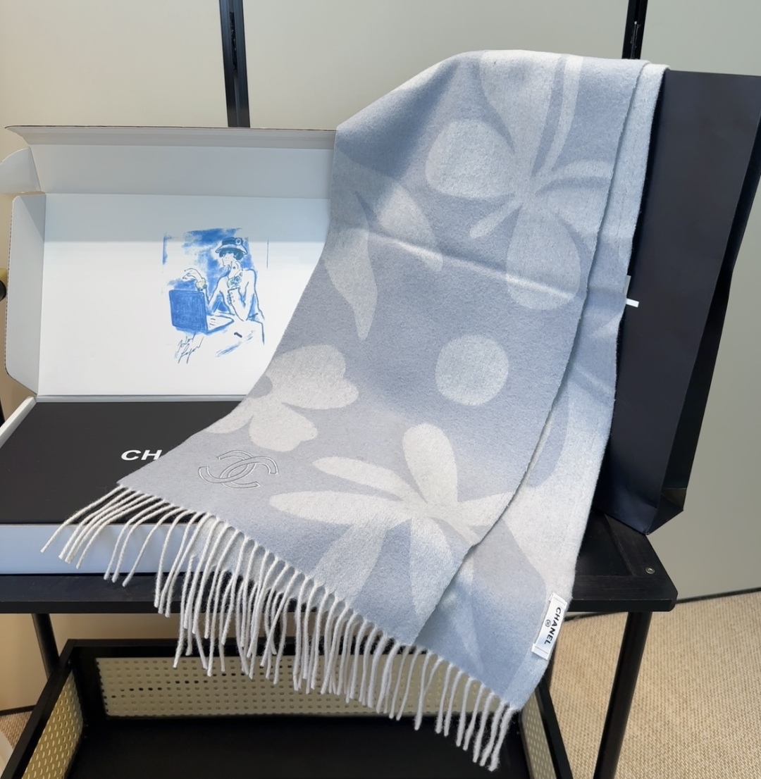 【▪Chanel · 香奈儿难得一见的温柔配色，超级迷恋❗️气质低调恬静又不失优雅❗️】重点推荐❗️高级