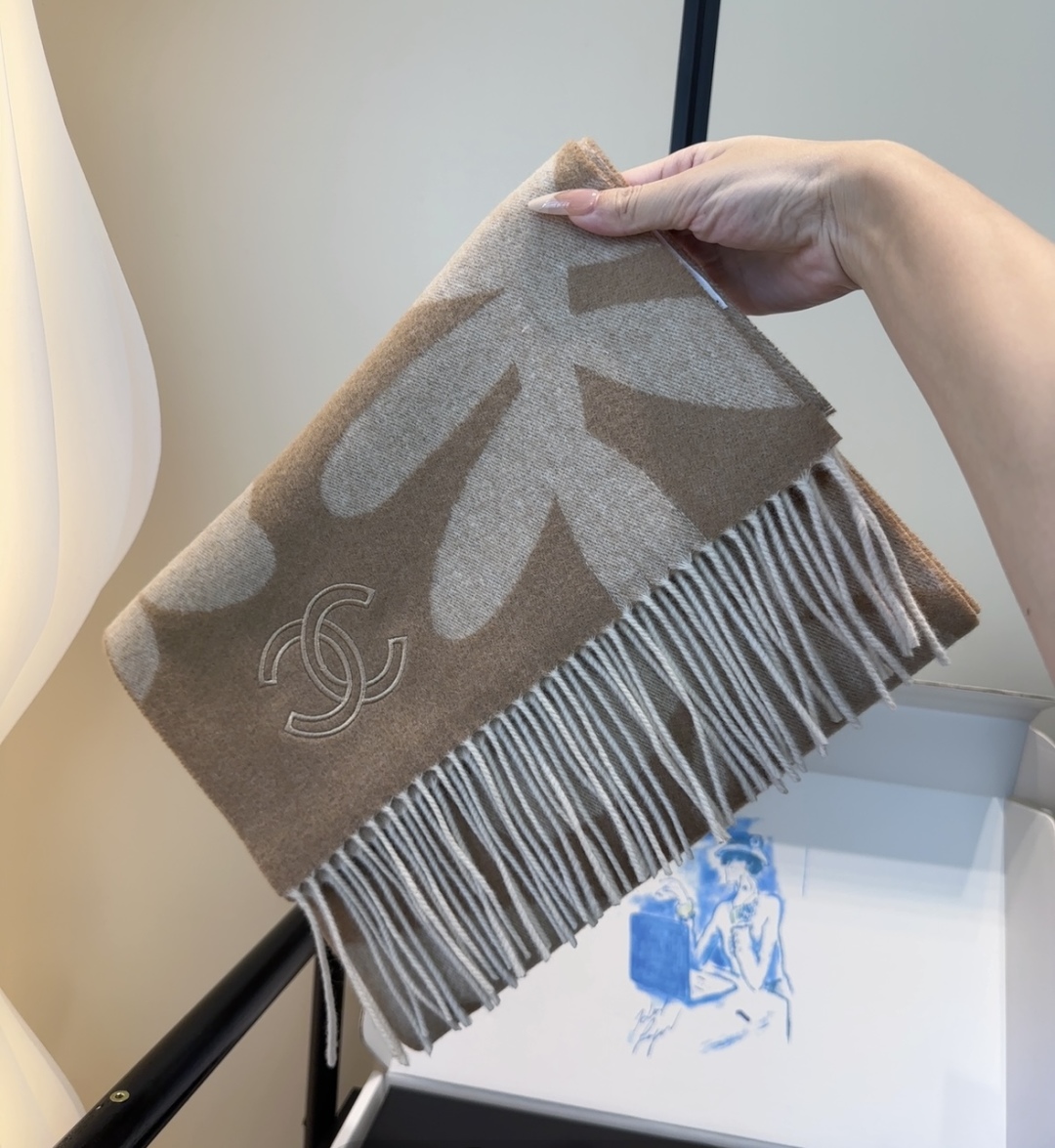 【▪Chanel · 香奈儿难得一见的温柔配色，超级迷恋❗️气质低调恬静又不失优雅❗️】重点推荐❗️高级