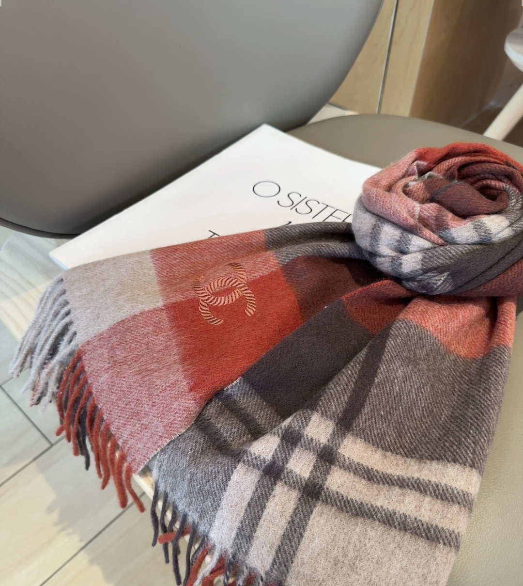 【▪Chanel · 香奈儿难得一见的温柔配色，超级迷恋❗️气质低调恬静又不失优雅❗️】重点推荐❗️高级