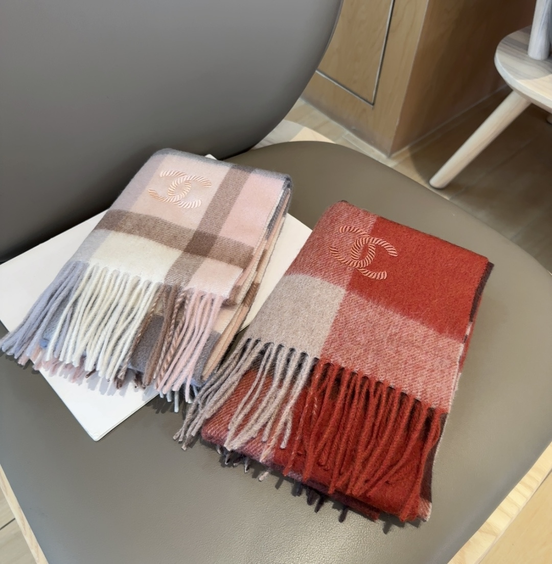 【▪Chanel · 香奈儿难得一见的温柔配色，超级迷恋❗️气质低调恬静又不失优雅❗️】重点推荐❗️高级