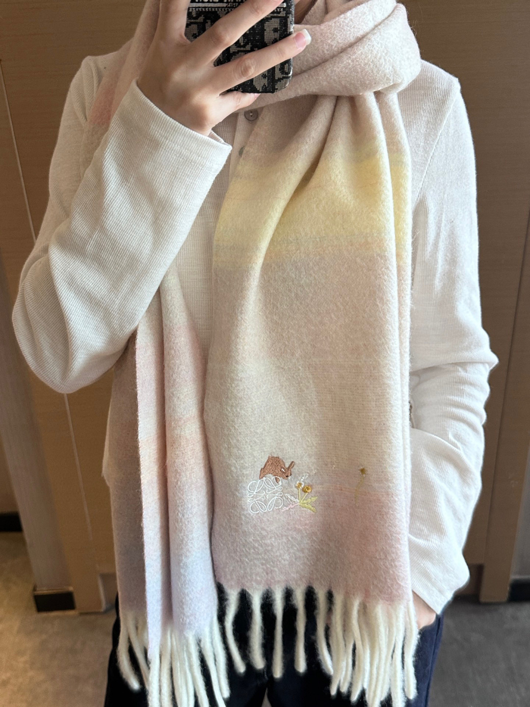罗意威超美新款渐变马海毛围巾！超级推荐入手！】质感好货！主打的马海毛围巾~据说超难买哦！！打了好多次版！