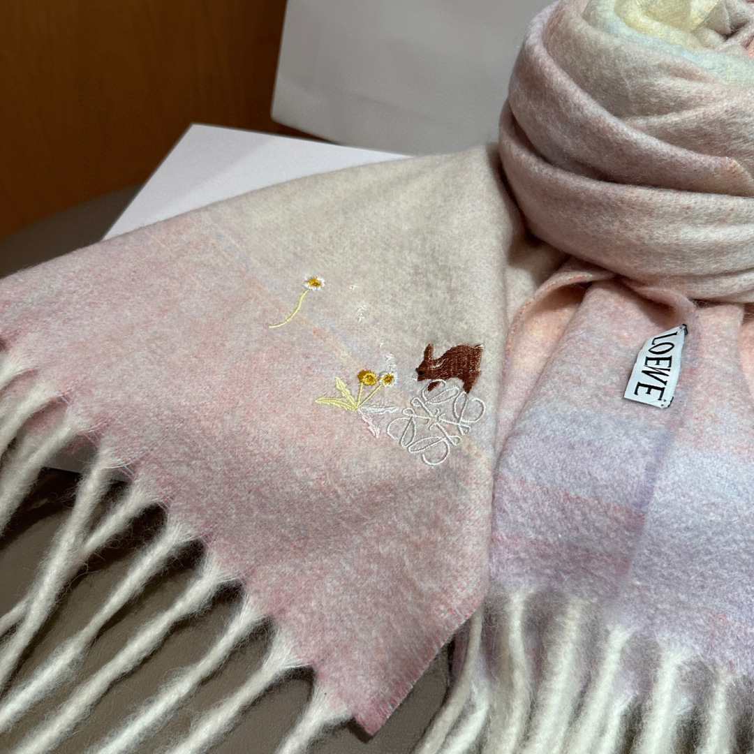 罗意威超美新款渐变马海毛围巾！超级推荐入手！】质感好货！主打的马海毛围巾~据说超难买哦！！打了好多次版！