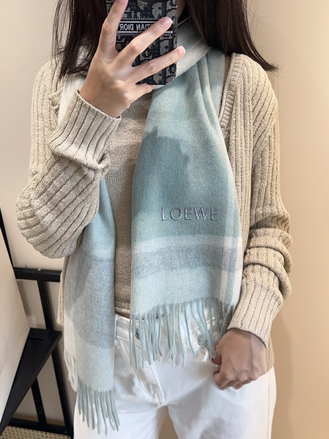 太美了😍罗意威 情侣款 美到要尖叫😱最新款🎊英伦欧美范儿 又是一款即时尚又实用的大围巾&长巾，🎆撞色的颜