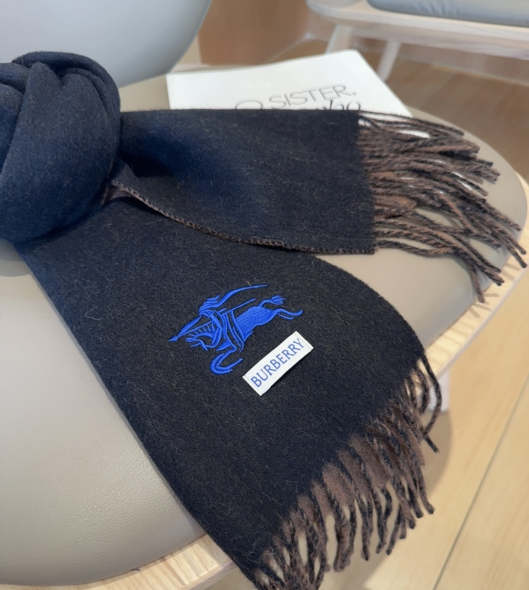 【▪️家属福利来了！！巴宝莉高端重磅围巾！】怒赞推荐，激动~！！下手绝对要快，同工艺难度大，超级无敌软糯