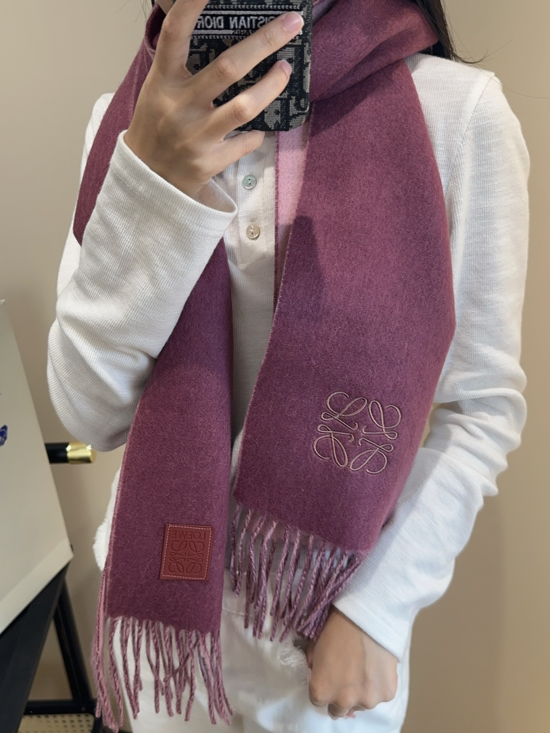 罗意威情侣款 美到要尖叫😱最新款🎊英伦欧美范儿 又是一款即时尚又实用的大围巾&长巾，🎆撞色的颜色搭配很协