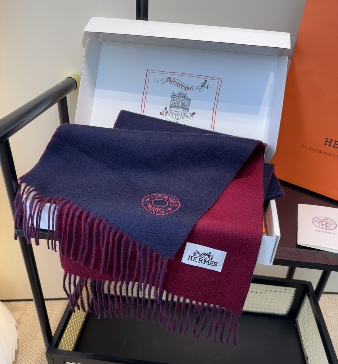 2025年Hermes · 爱马仕，难得一见的温柔配色，低调又不失优雅❗️】重点推荐❗️双边配色，一条围