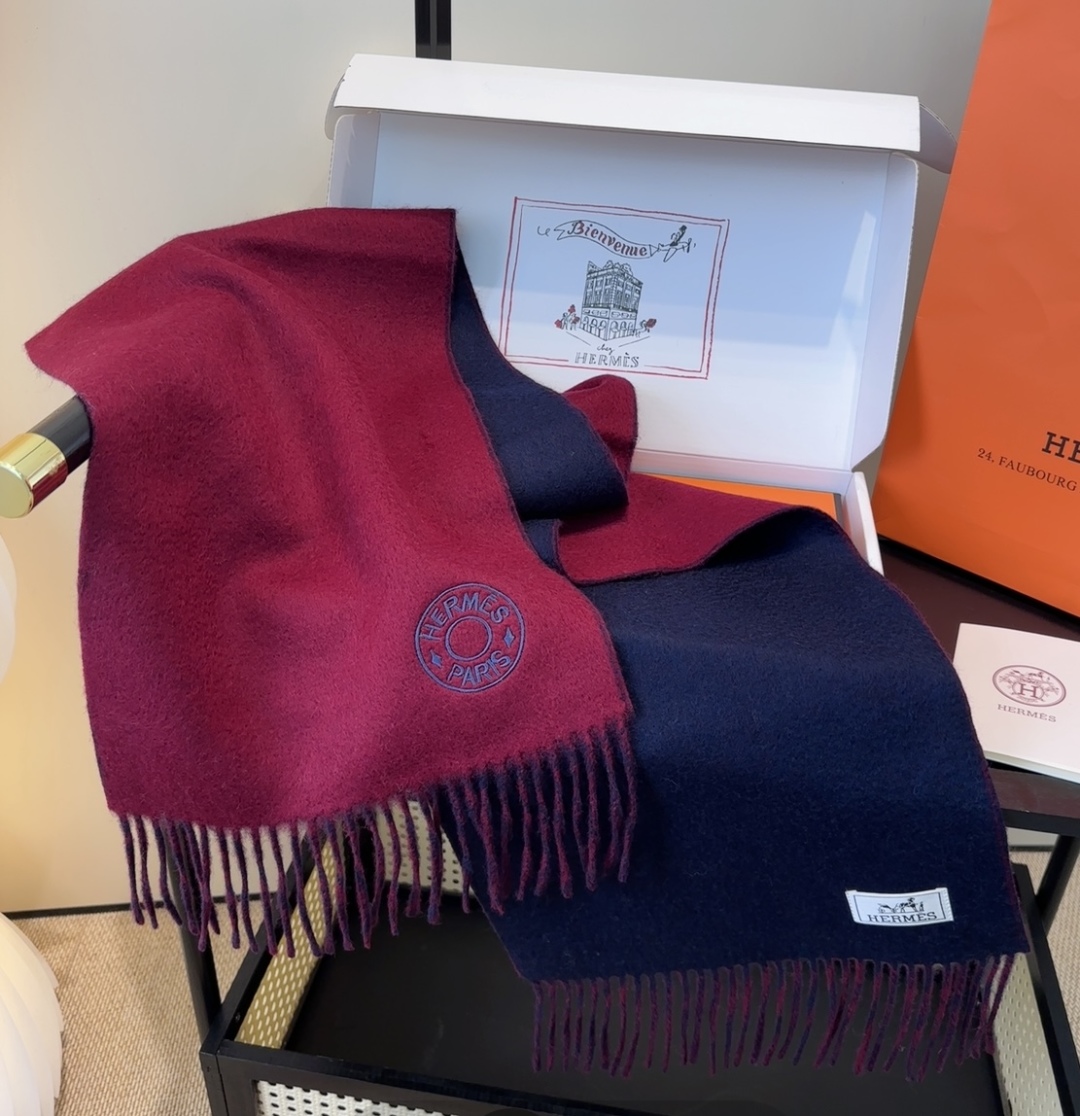 2025年Hermes · 爱马仕，难得一见的温柔配色，低调又不失优雅❗️】重点推荐❗️双边配色，一条围