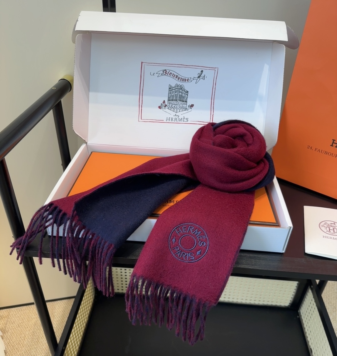 2025年Hermes · 爱马仕，难得一见的温柔配色，低调又不失优雅❗️】重点推荐❗️双边配色，一条围