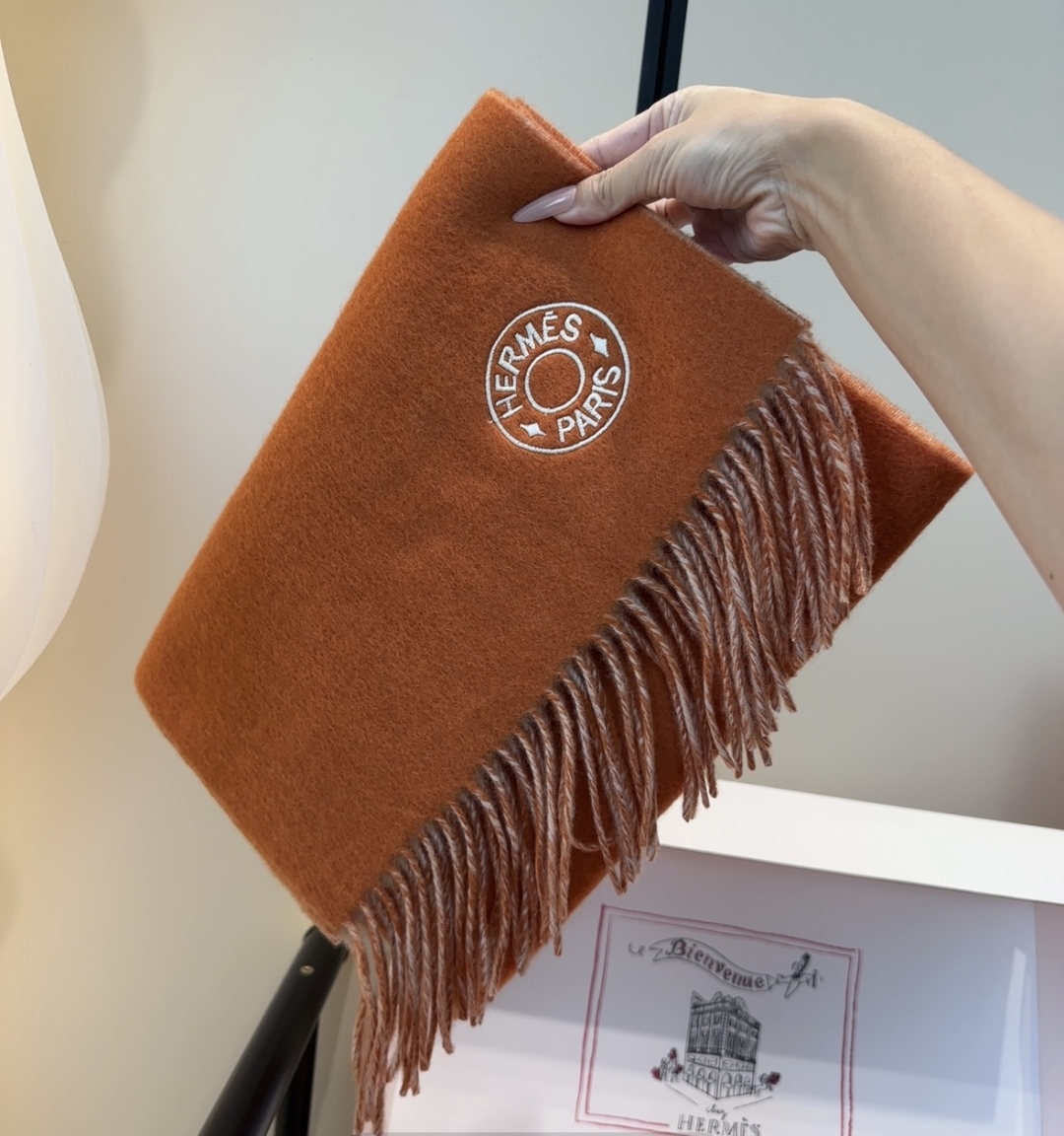 2025年Hermes · 爱马仕，难得一见的温柔配色，低调又不失优雅❗️】重点推荐❗️双边配色，一条围