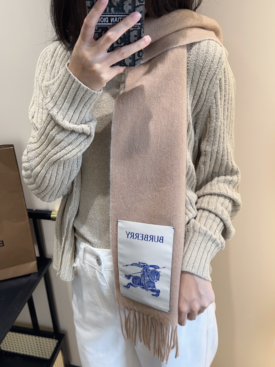 Burberry · 巴宝莉围巾❗️好看的要疯掉了，太有型太有魅力了❗️❗️非常斯文时尚的秋冬单品！真的