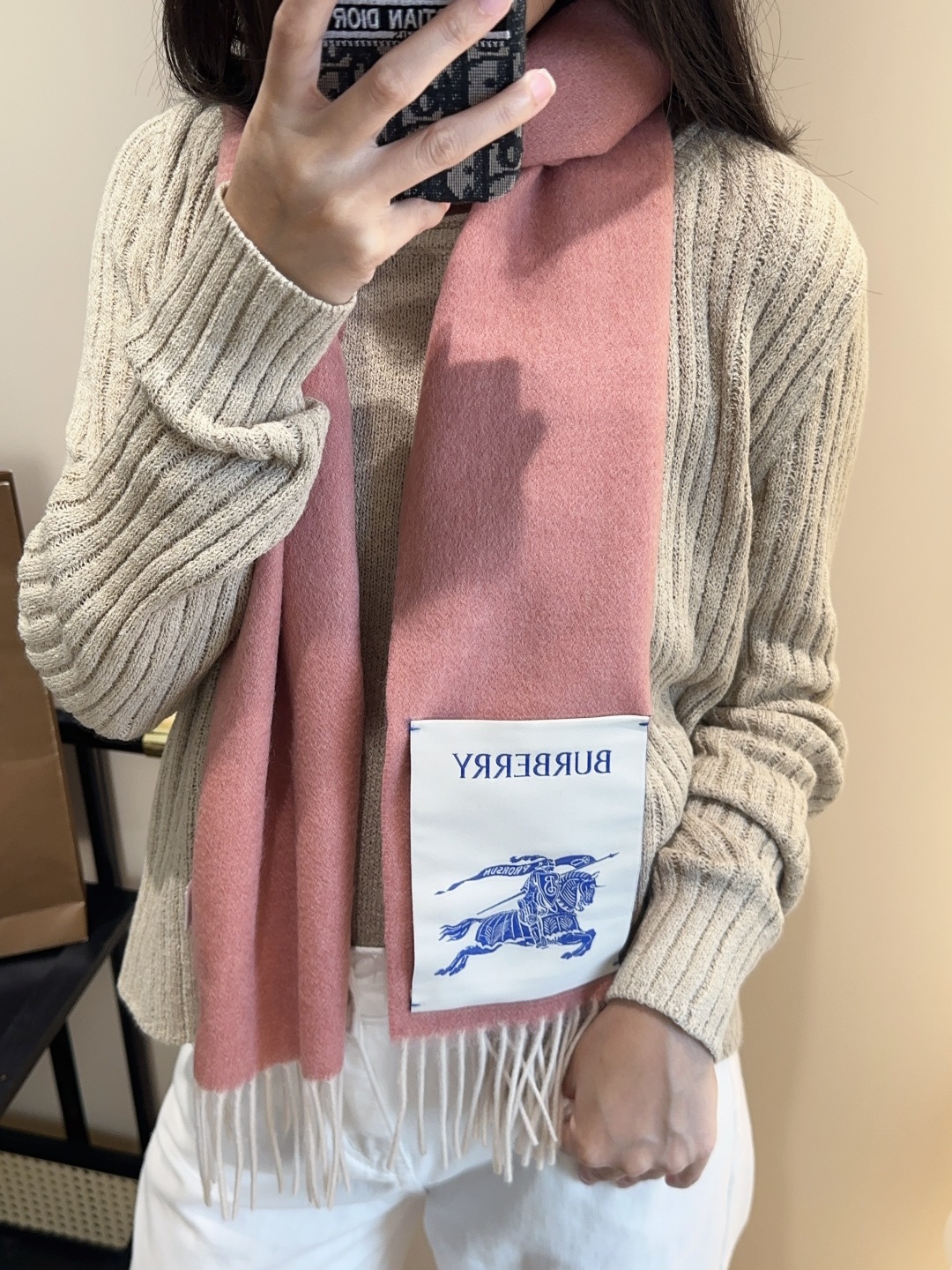 Burberry · 巴宝莉围巾❗️好看的要疯掉了，太有型太有魅力了❗️❗️非常斯文时尚的秋冬单品！真的