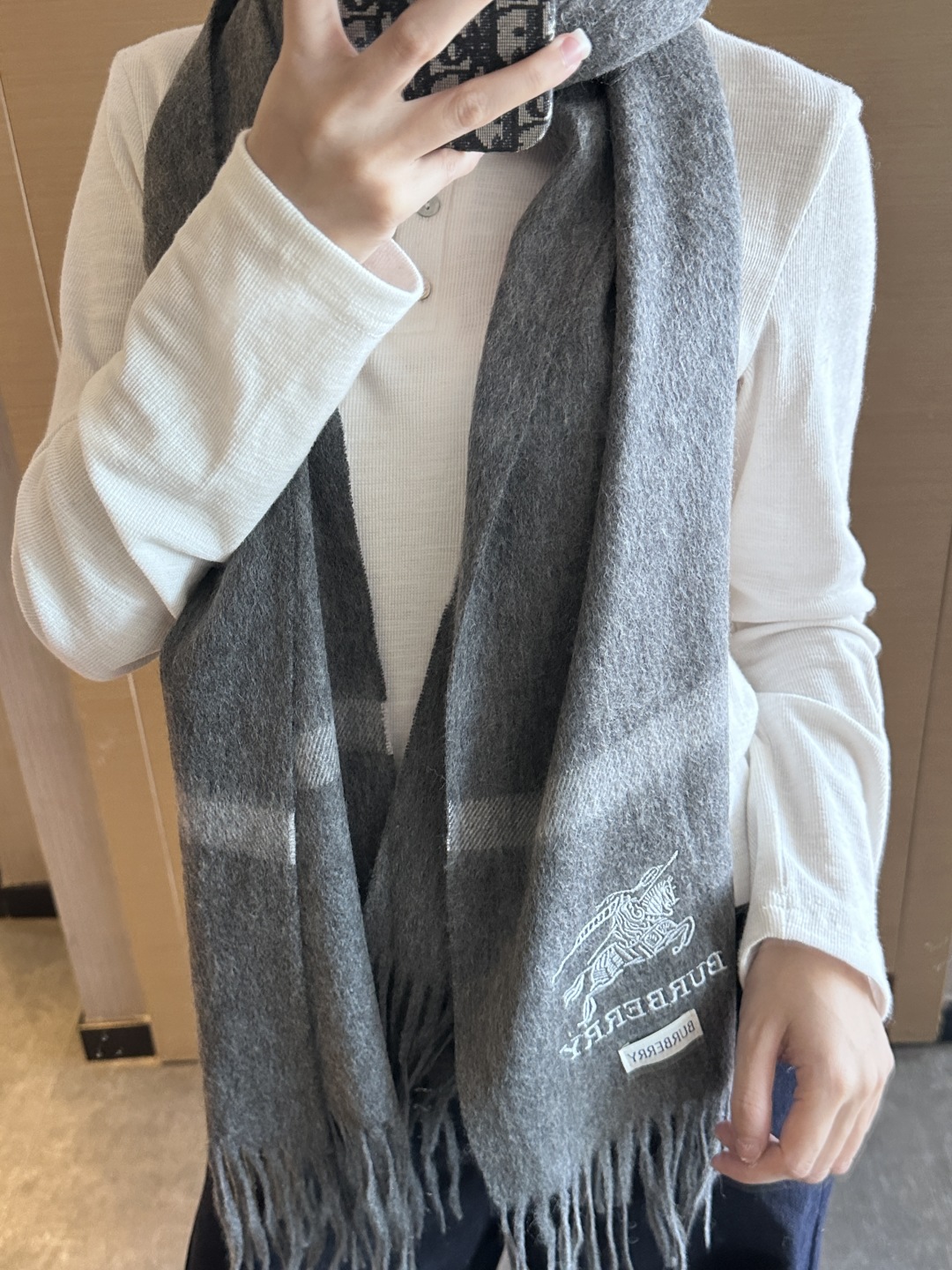 Burberry · 巴宝莉围巾❗️好看的要疯掉了，太有型太有魅力了❗️❗️非常斯文时尚的秋冬单品！真的