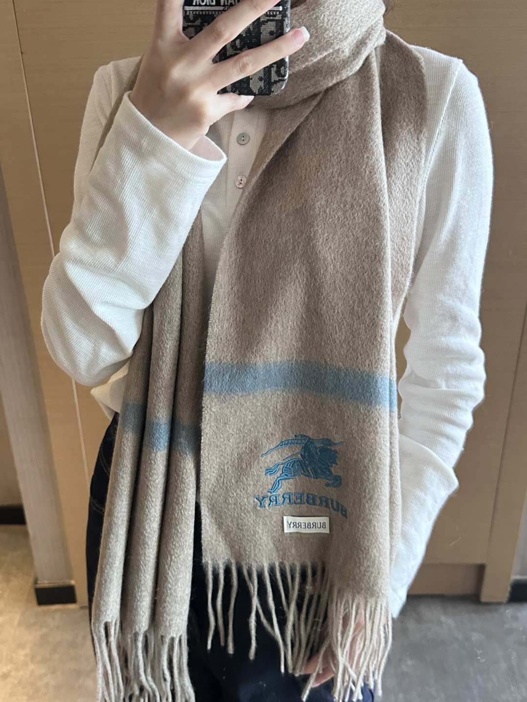 Burberry · 巴宝莉围巾❗️好看的要疯掉了，太有型太有魅力了❗️❗️非常斯文时尚的秋冬单品！真的