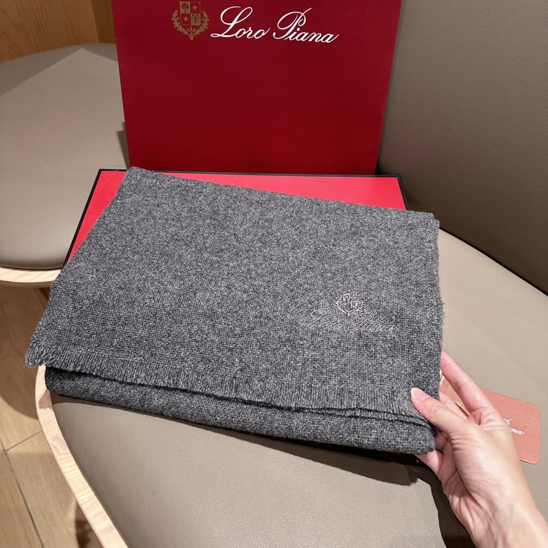 🆕Loro Piana · 【贸易公司尾单，极品山羊绒围巾披肩】送人自留都太高大上了😍重磅上新，爆款爆款