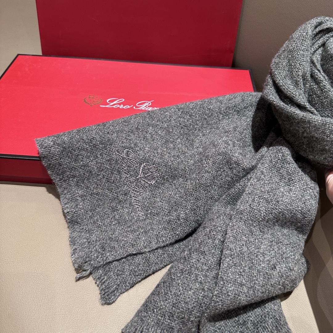 🆕Loro Piana · 【贸易公司尾单，极品山羊绒围巾披肩】送人自留都太高大上了😍重磅上新，爆款爆款