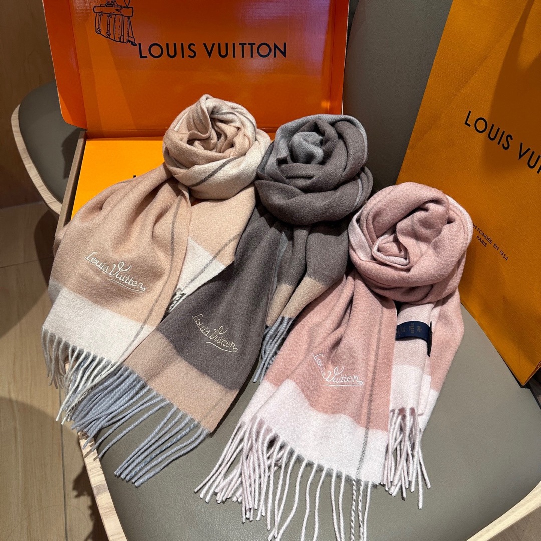 【▪️家属福利来了！！Lv 高端重磅围巾！】怒赞推荐，激动~！！下手绝对要快，同工艺难度大，超级无敌软糯