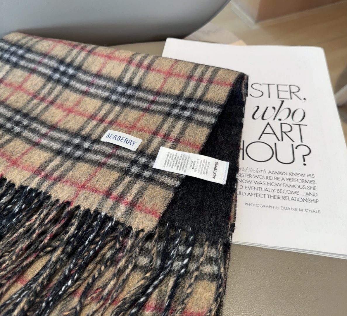 Burberry英伦风典藏款双面围巾❗️【HK外贸尾单 · 这才叫真正的家属福利】‼️这款羊绒围巾的面料