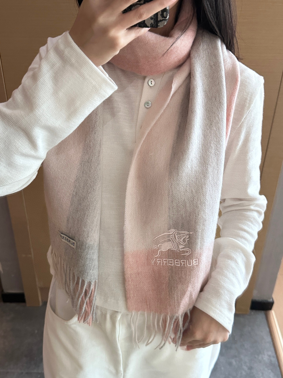 Burberry · 巴宝莉围巾❗️好看的要疯掉了，太有型太有魅力了❗️❗️非常斯文时尚的秋冬单品！真的