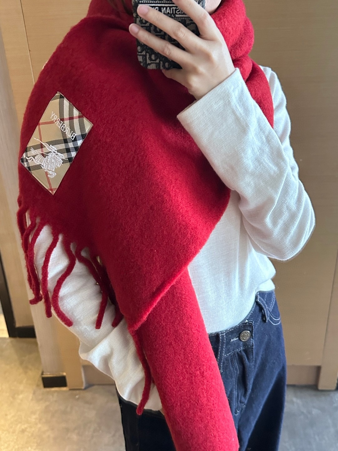 ▪❤️️巴宝莉超美新款马海毛围巾！超级推荐入手！】质感好货！主打的马海毛围巾~据说超难买哦！！打了好多次