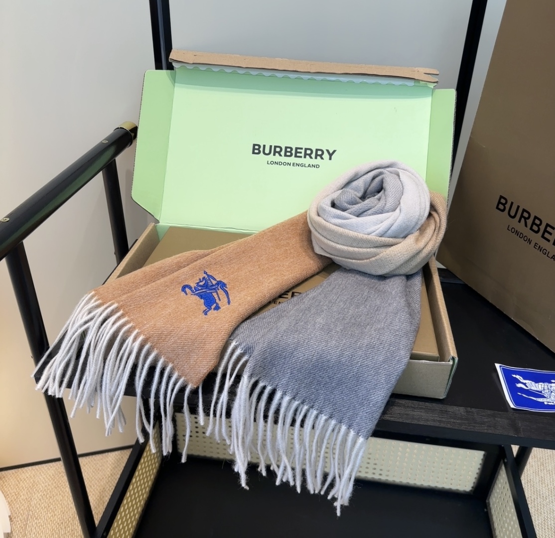 【▪️家属福利来了！！巴宝莉高端重磅男士围巾！】怒赞推荐，激动~！！下手绝对要快，同步专柜，最高端的男士