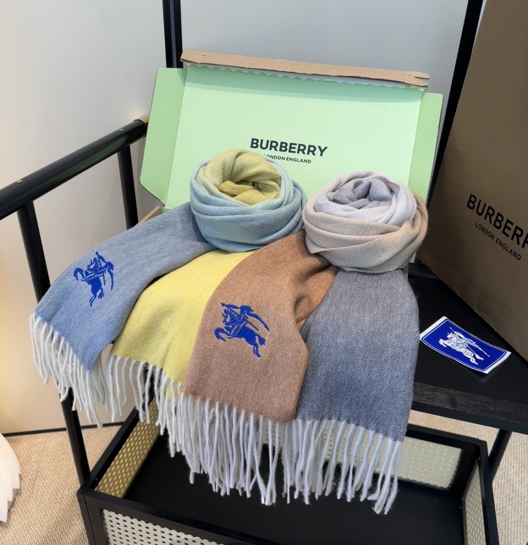 【▪️家属福利来了！！巴宝莉高端重磅男士围巾！】怒赞推荐，激动~！！下手绝对要快，同步专柜，最高端的男士