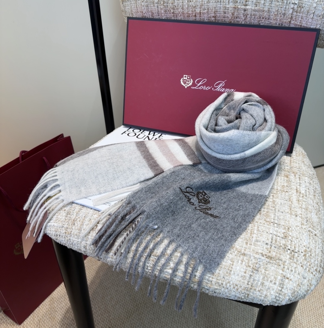 🆕Loro Piana · 【贸易公司尾单，极品山羊绒围巾披肩】送人自留都太高大上了😍重磅上新，爆款爆款
