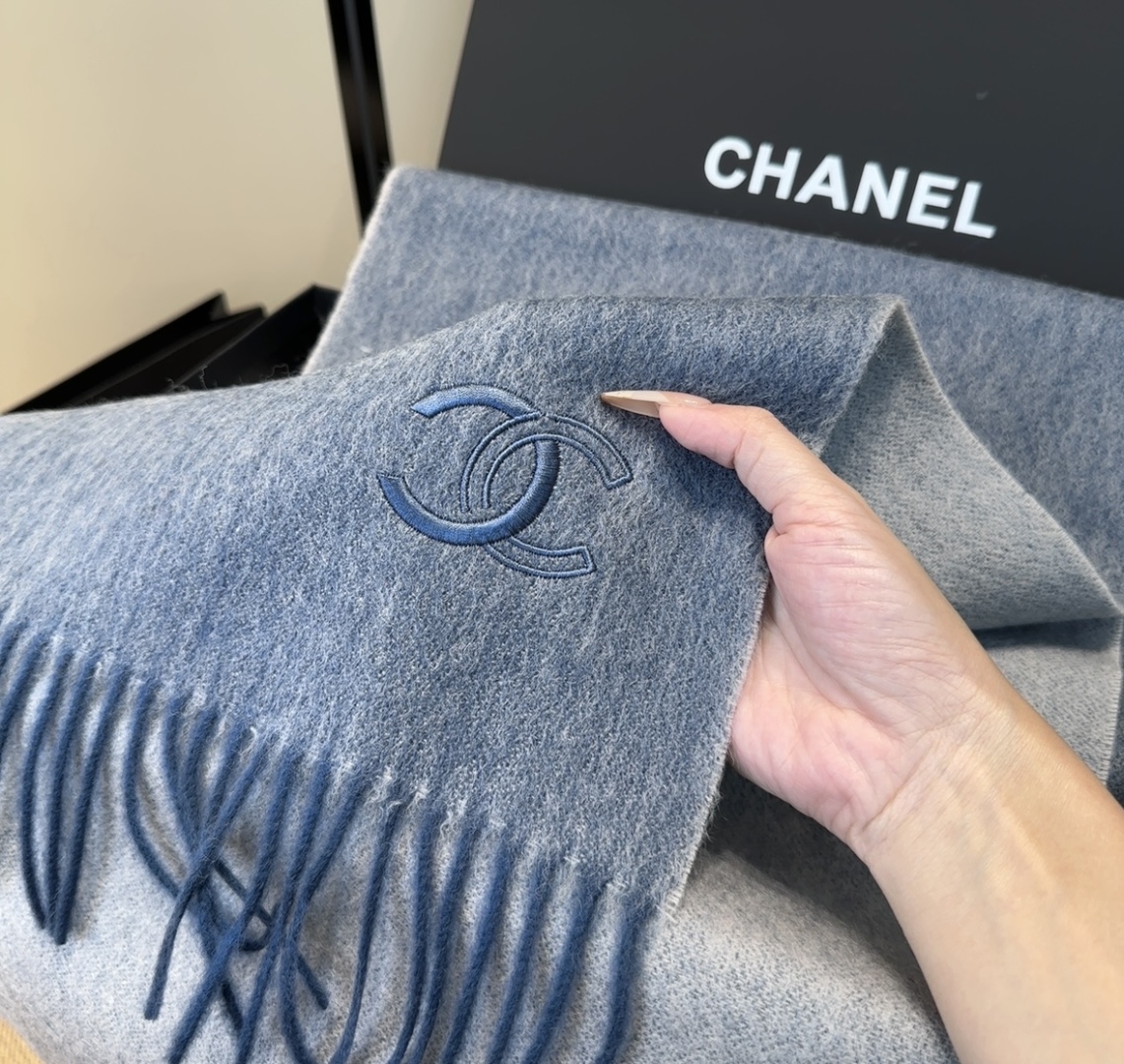 【▪Chanel · 香奈儿难得一见的温柔配色，超级迷恋❗️气质低调恬静又不失优雅❗️】重点推荐❗️高级