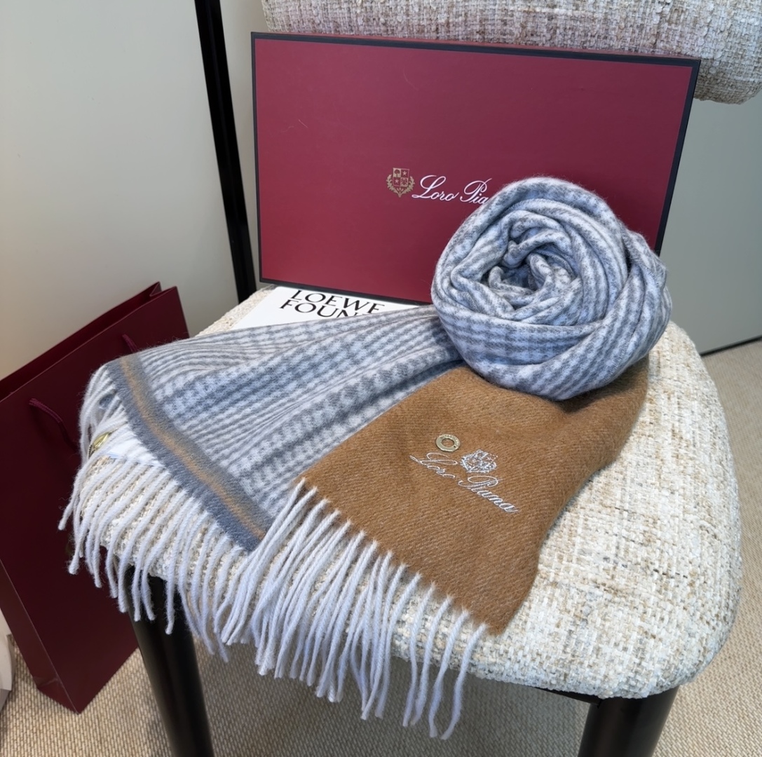 🆕Loro Piana · 【贸易公司尾单，极品山羊绒围巾披肩】送人自留都太高大上了😍重磅上新，爆款爆款