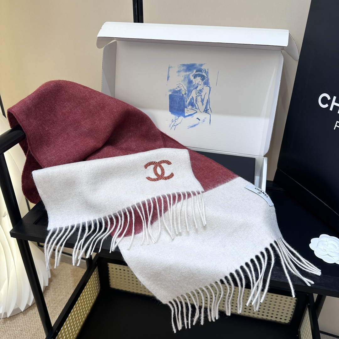 【▪Chanel · 香奈儿难得一见的温柔配色，超级迷恋❗️气质低调恬静又不失优雅❗️】重点推荐❗️高级