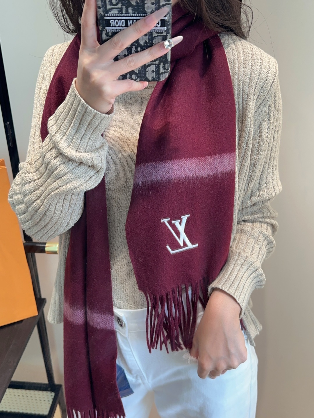 Lv围巾❗️好看的要疯掉了，太有型太有魅力了❗️❗️非常斯文时尚的秋冬单品！真的很喜欢，非常Classi