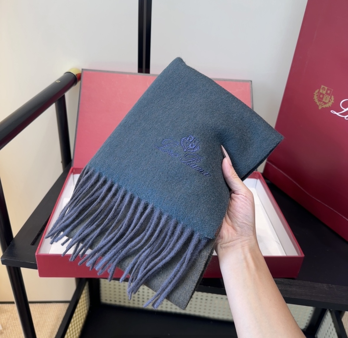 🆕Loro Piana · 【贸易公司尾单，极品山羊绒围巾披肩】送人自留都太高大上了😍重磅上新，爆款爆款