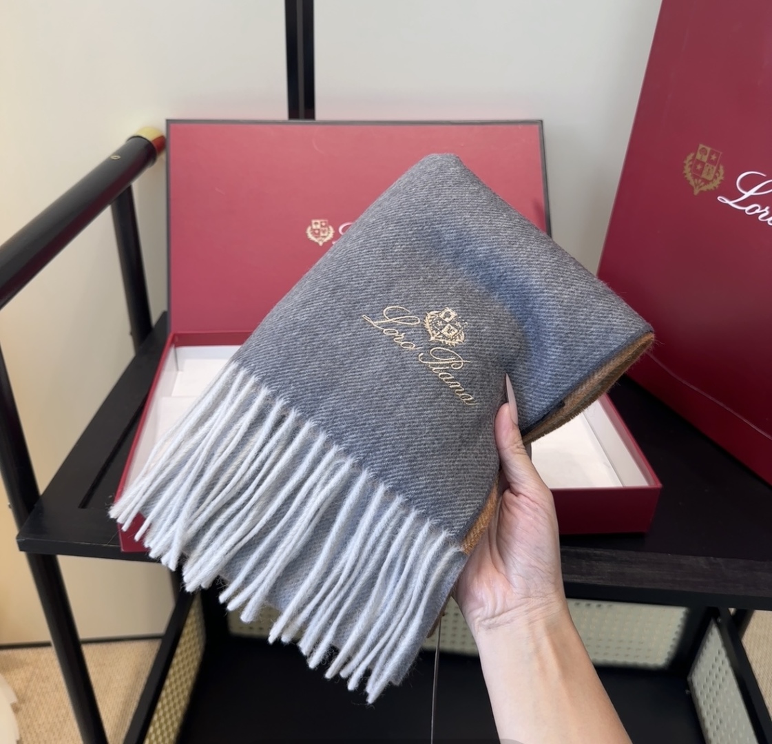 🆕Loro Piana · 【贸易公司尾单，极品山羊绒围巾披肩】送人自留都太高大上了😍重磅上新，爆款爆款