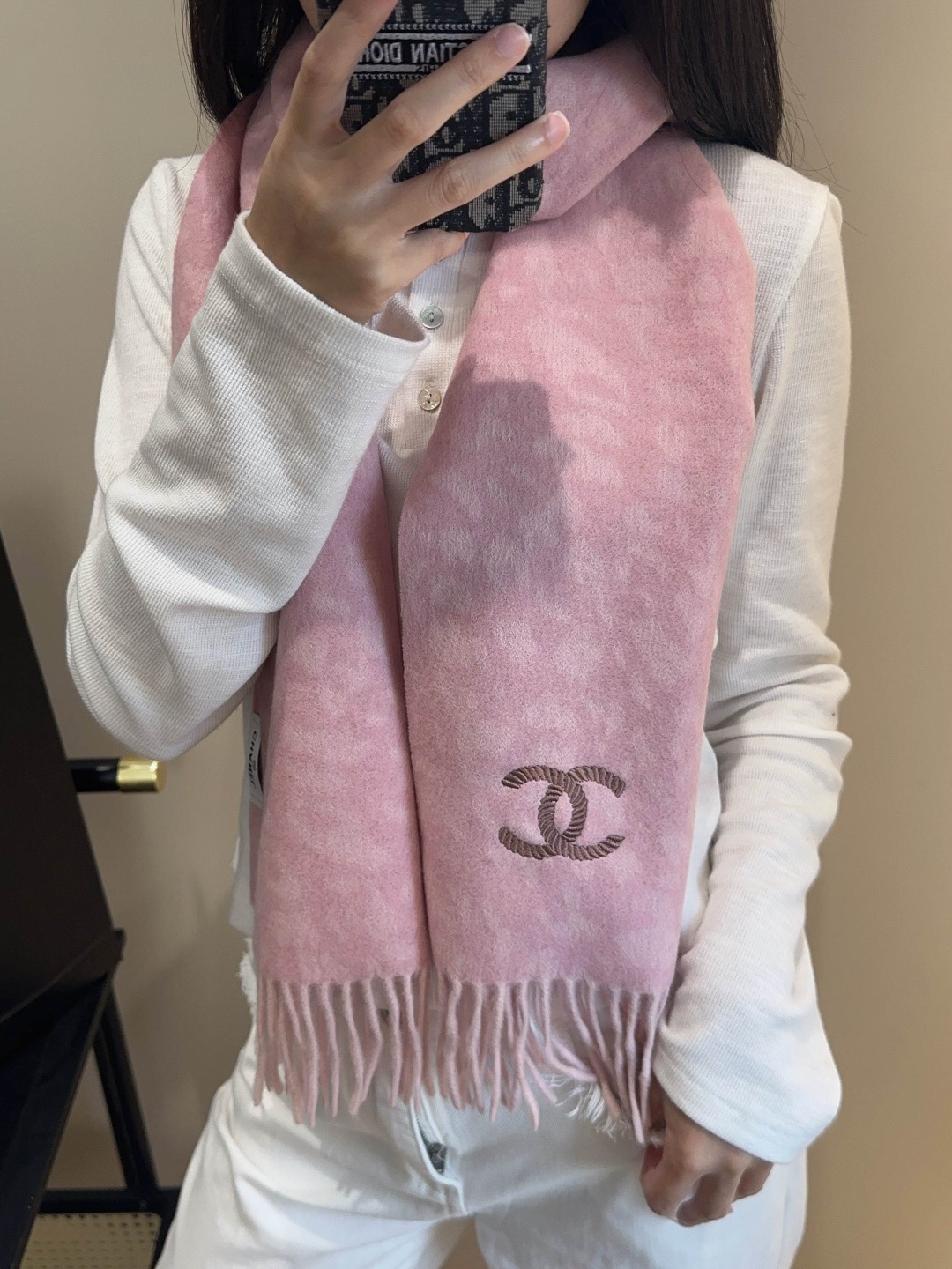 上新！2025秋冬香奈儿男女同款，同步，高端羊绒针织围巾！ 可正式，可随意，非常Classical的设计