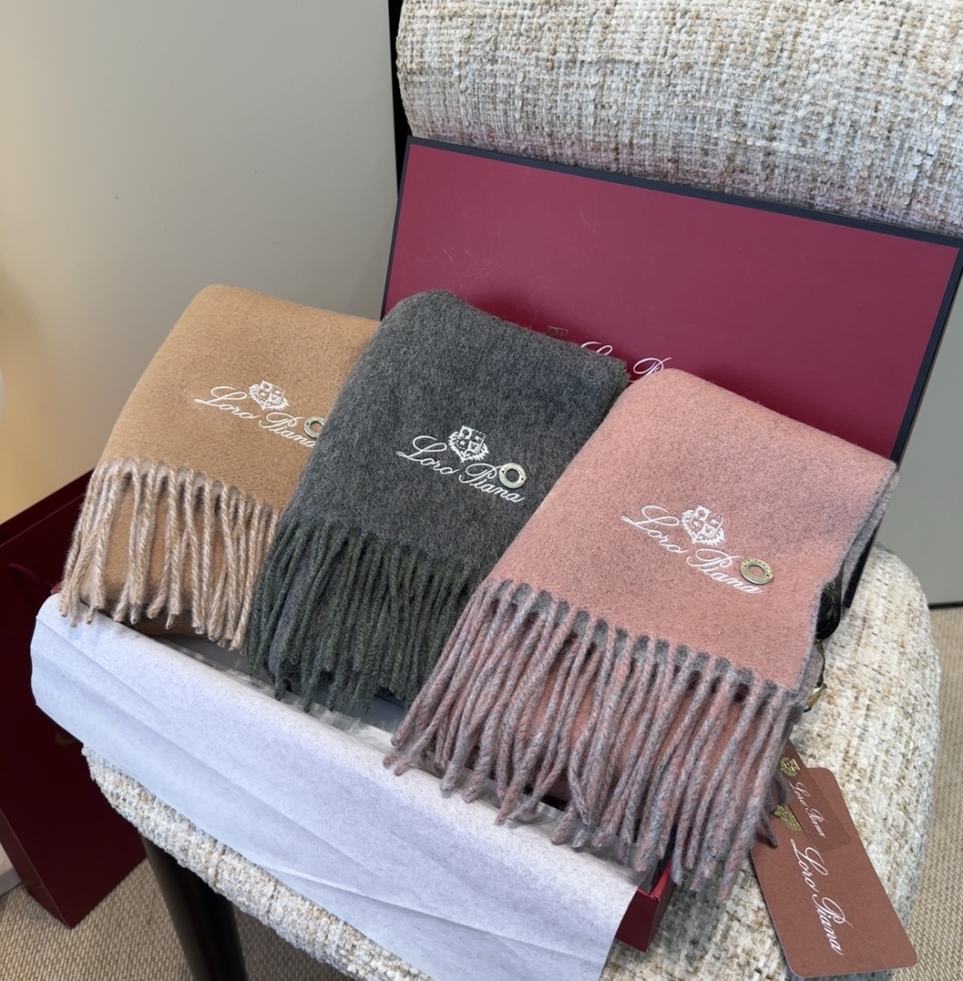 🆕Loro Piana · 【贸易公司尾单，极品山羊绒围巾披肩】送人自留都太高大上了😍重磅上新，爆款爆款