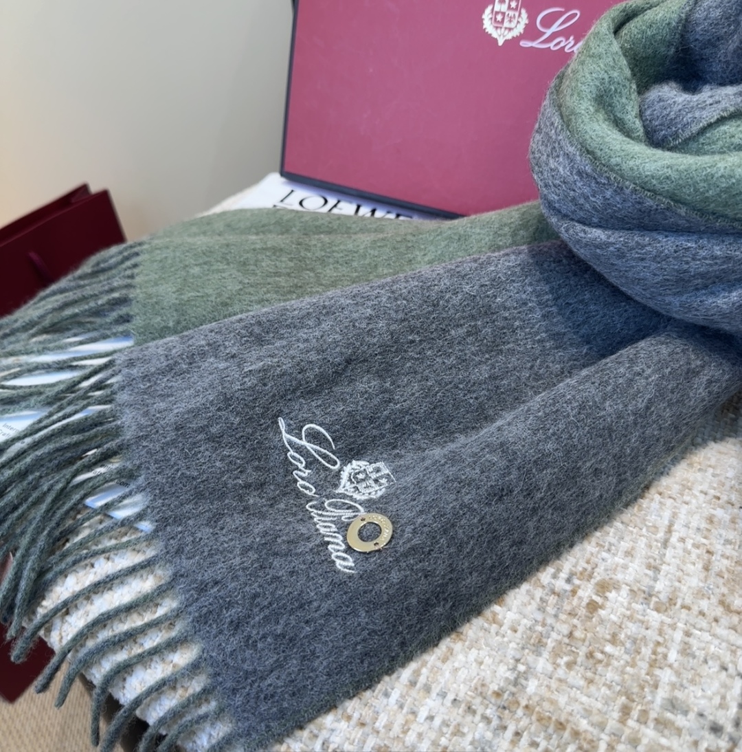 🆕Loro Piana · 【贸易公司尾单，极品山羊绒围巾披肩】送人自留都太高大上了😍重磅上新，爆款爆款