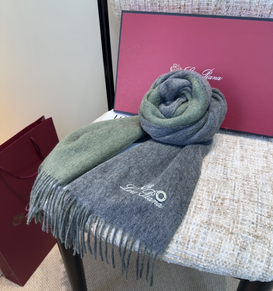 🆕Loro Piana · 【贸易公司尾单，极品山羊绒围巾披肩】送人自留都太高大上了😍重磅上新，爆款爆款