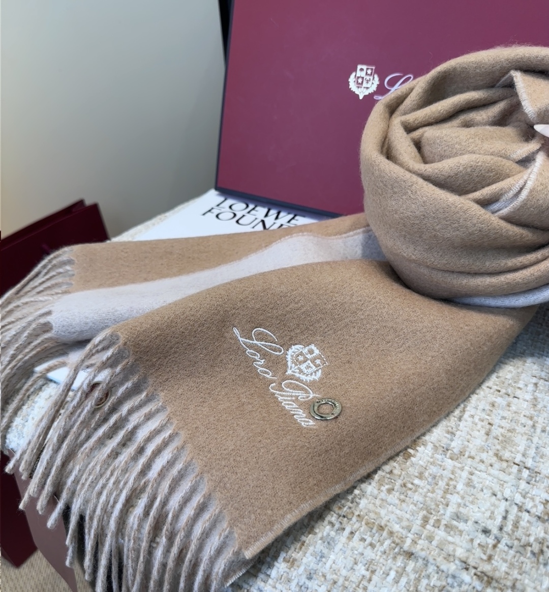🆕Loro Piana · 【贸易公司尾单，极品山羊绒围巾披肩】送人自留都太高大上了😍重磅上新，爆款爆款