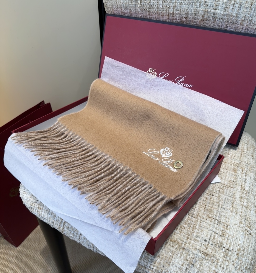 🆕Loro Piana · 【贸易公司尾单，极品山羊绒围巾披肩】送人自留都太高大上了😍重磅上新，爆款爆款