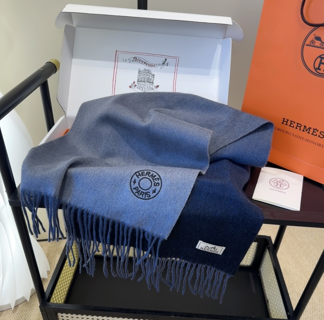 【▪️家属福利来了！！爱马仕高端重磅男士围巾！】怒赞推荐，激动~！！下手绝对要快，同步专柜，最高端的男士