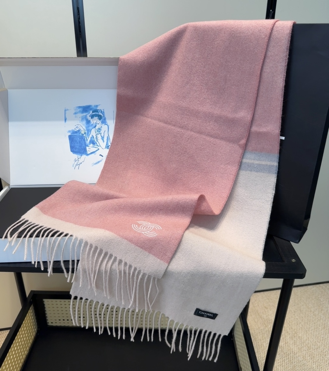 【▪Chanel · 香奈儿难得一见的温柔配色，超级迷恋❗️气质低调恬静又不失优雅❗️】重点推荐❗️高级