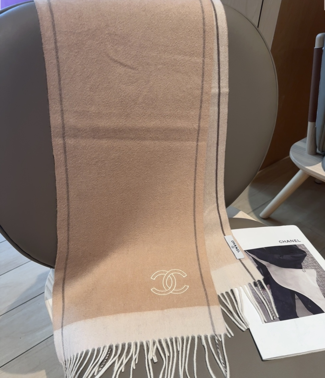 【▪Chanel · 香奈儿难得一见的温柔配色，超级迷恋❗️气质低调恬静又不失优雅❗️】重点推荐❗️高级