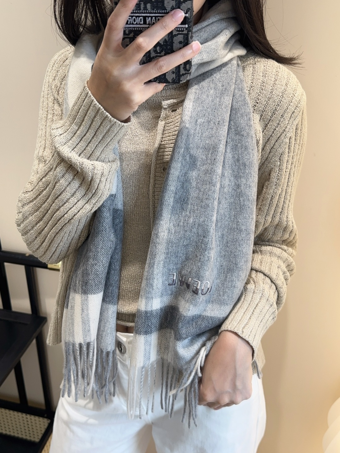 太美了😍罗意威 情侣款 美到要尖叫😱最新款🎊英伦欧美范儿 又是一款即时尚又实用的大围巾&长巾，🎆撞色的颜