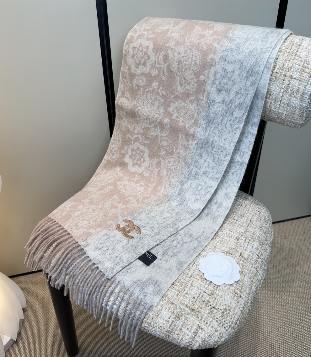 【▪Chanel · 香奈儿难得一见的温柔配色，超级迷恋❗️气质低调恬静又不失优雅❗️】重点推荐❗️高级