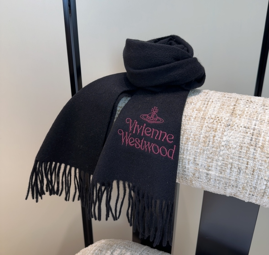 𝐕𝐢𝐯𝐢𝐞𝐧𝐧𝐞 𝐖𝐞𝐬𝐭𝐰𝐨𝐨𝐝🪐✨【薇薇安 · 西太后】极品山羊绒小围巾，送人自留都太高大上了😍重磅