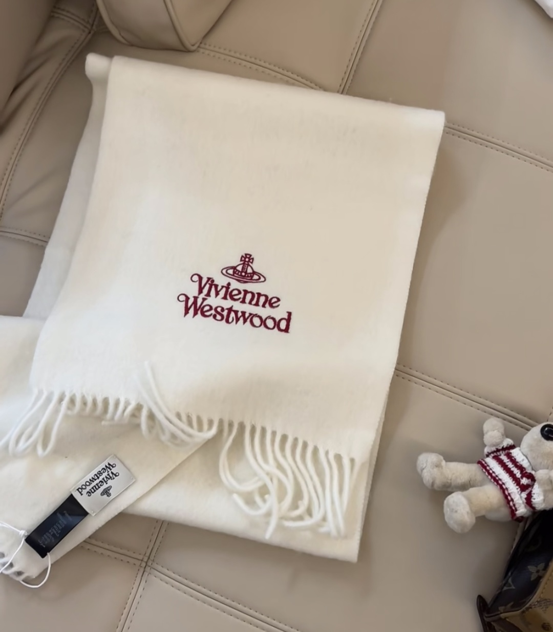 𝐕𝐢𝐯𝐢𝐞𝐧𝐧𝐞 𝐖𝐞𝐬𝐭𝐰𝐨𝐨𝐝🪐✨【薇薇安 · 西太后】极品山羊绒小围巾，送人自留都太高大上了😍重磅